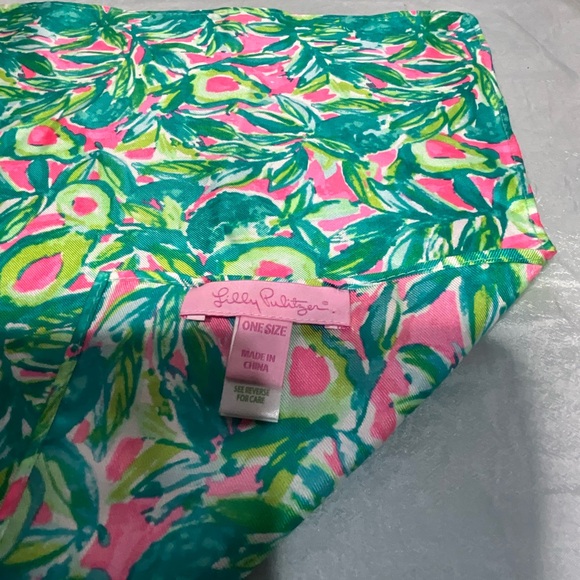 Lilly Pulitzer Pocket Square - Picture 2 of 4